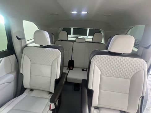 Used 2024 GMC Acadia Denali AWD/4WD image 26