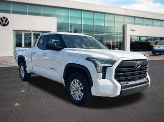 Used 2022 Toyota Tundra SR5 w/ SR5 Premium Package AWD/4WD video 3