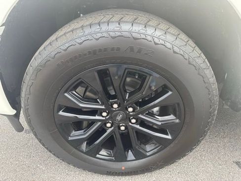 New 2025 Ford F150 Lariat w/ Equipment Group 501A Mid image 32