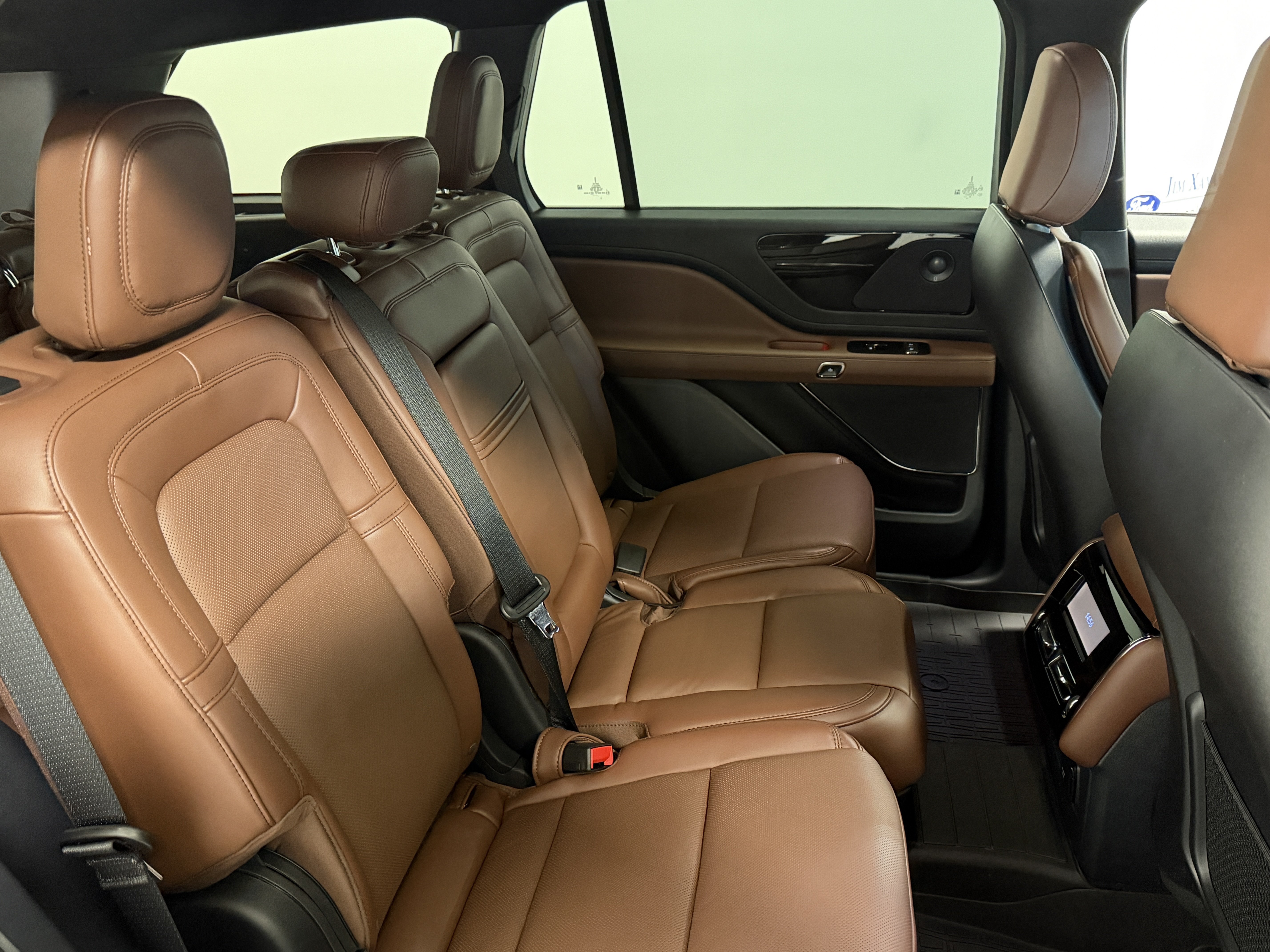 Used 2026 Lincoln Aviator Reserve AWD/4WD image 23