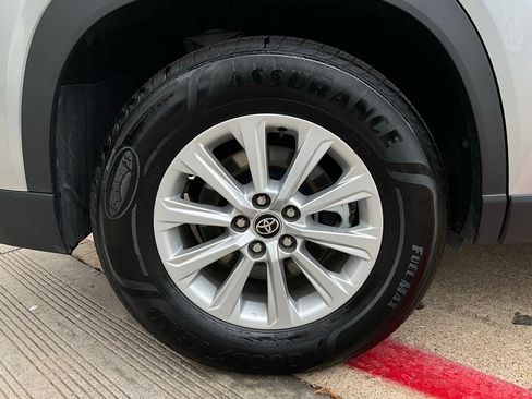 Used 2025 Toyota Grand Highlander FWD image 9