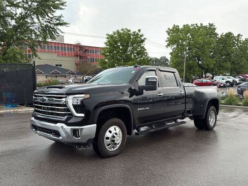 Used 2025 Chevrolet Silverado 3500 LTZ w/ LTZ Convenience Package AWD/4WD image 7