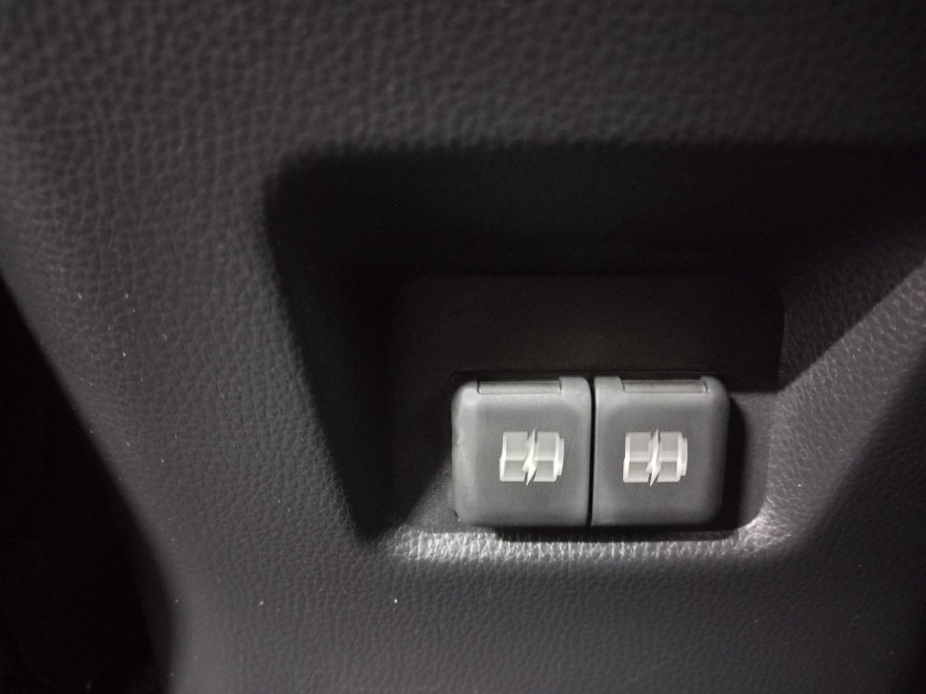 Used 2022 Toyota RAV4 XLE w/ XLE Grade Weather Package AWD/4WD image 34
