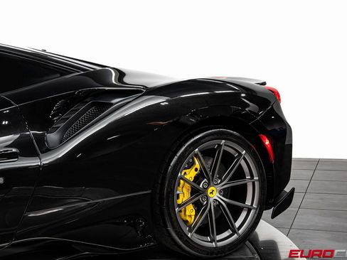 Used 2020 Ferrari 488 Pista Coupe image 20