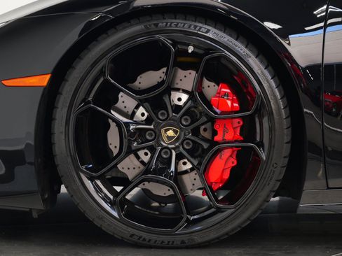 Used 2019 Lamborghini Huracan LP 580-2 RWD image 10