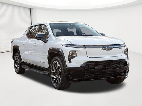 Used 2024 Chevrolet Silverado EV RST AWD/4WD image 8