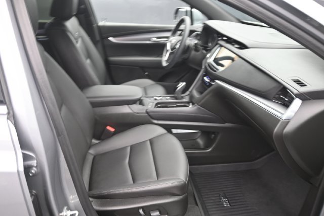Used 2025 Cadillac XT5 Luxury w/ LPO, Floor Liner Package AWD/4WD image 10