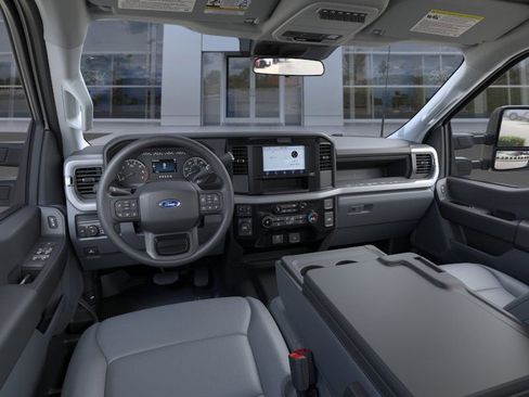 New 2025 Ford F250 XLT image 6