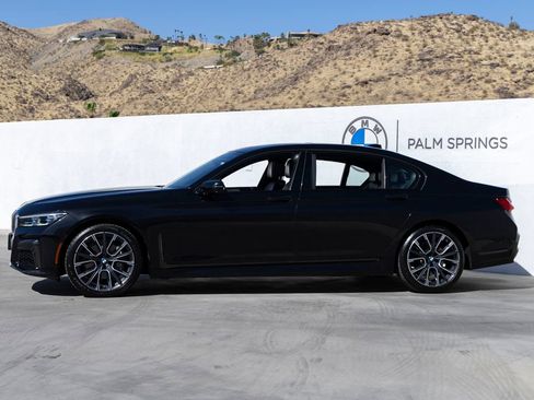 Used 2020 BMW 740i w/ M Sport Package RWD image 3