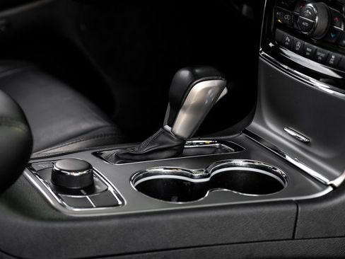 Used 2022 Jeep Grand Cherokee Limited w/ Tech Group image 34