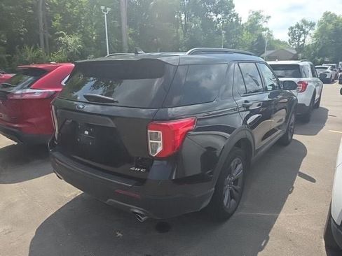 Used 2024 Ford Explorer XLT w/ Equipment Group 202A AWD/4WD image 6