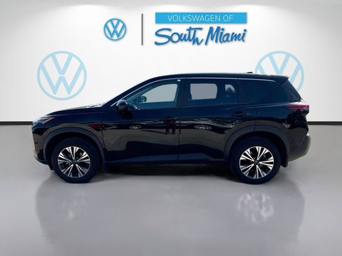 Used 2023 Nissan Rogue SV image 4