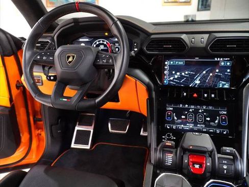 Used 2024 Lamborghini Urus S AWD/4WD image 17