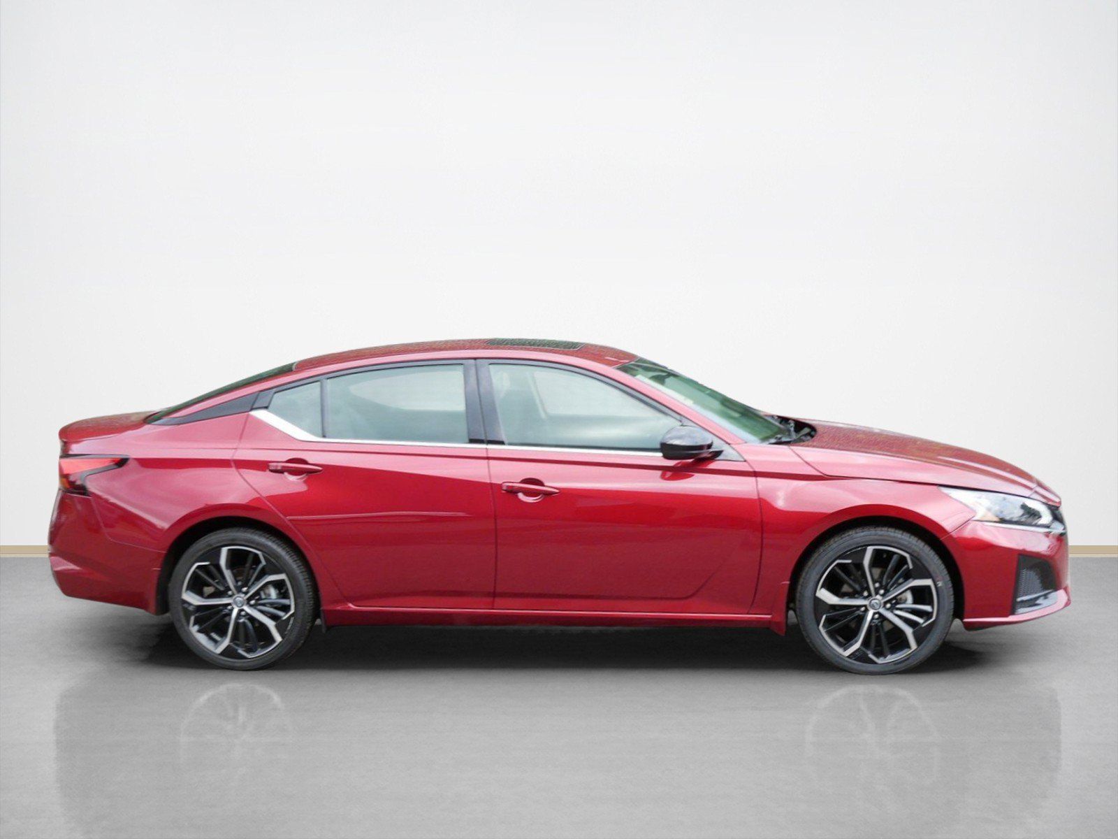 Certified 2023 Nissan Altima 2.5 SR w/ SR Premium Package AWD/4WD image 6