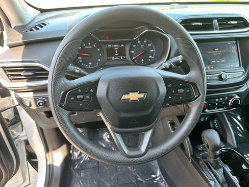 Used 2022 Chevrolet TrailBlazer LT AWD/4WD image 14