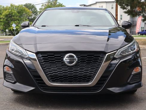 Used 2020 Nissan Altima 2.5 SR w/ Premium Package FWD image 13