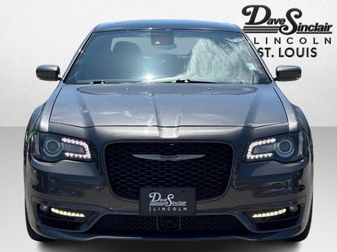 Used 2018 Chrysler 300 S w/ 300S Premium Group AWD/4WD image 8