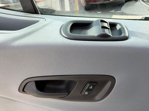 Used 2018 Ford Transit 350 XL image 30