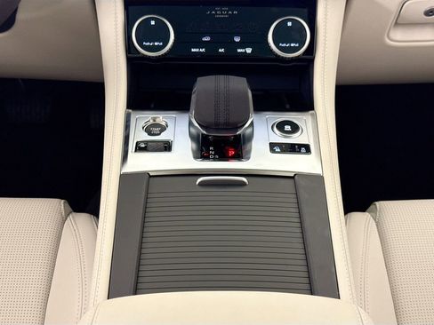 Certified 2025 Jaguar F-PACE R-Dynamic S image 12
