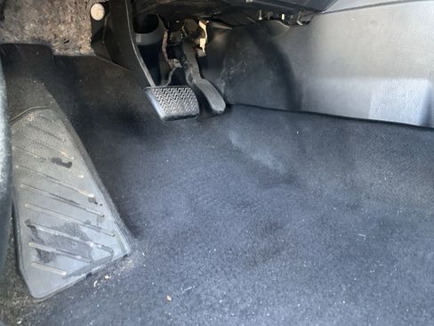 Used 2019 Toyota Corolla LE image 17