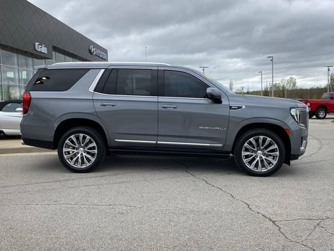 Used 2021 GMC Yukon Denali w/ Denali Premium Package AWD/4WD image 9