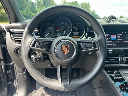Used 2023 Porsche Macan AWD/4WD image 27
