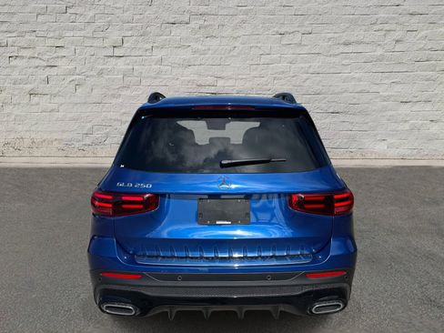 Used 2025 Mercedes-Benz GLB 250 image 4