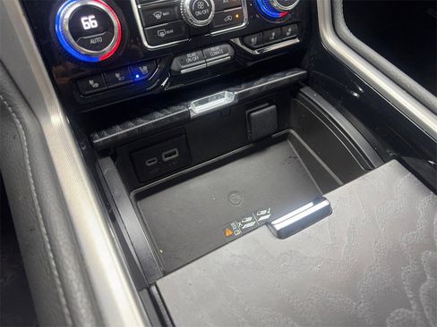 Used 2024 GMC Yukon Denali image 73