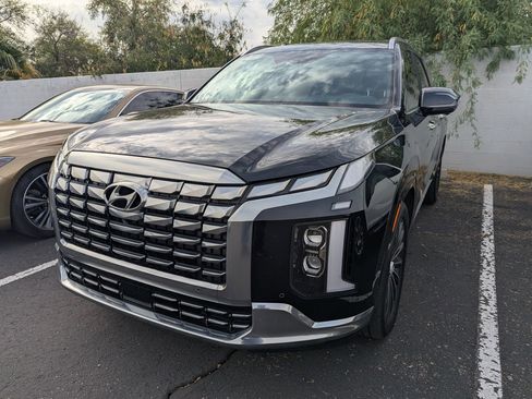 Used 2024 Hyundai Palisade Calligraphy image 2