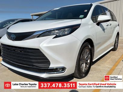 Certified 2022 Toyota Sienna XLE