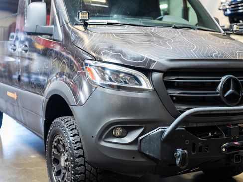 Used 2021 Mercedes-Benz Sprinter 2500 w/ Premium Plus Package image 11