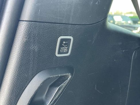 Certified 2024 Jeep Wagoneer Series II w/ Flexible Seating Group image 39