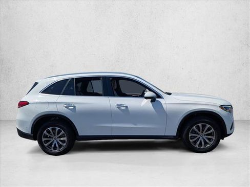 Used 2025 Mercedes-Benz GLC 300 image 4