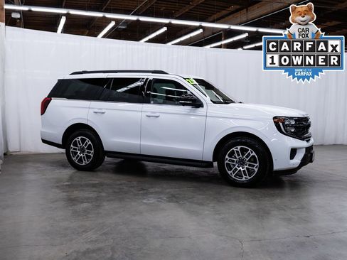 Used 2025 Ford Expedition Active AWD/4WD image 1