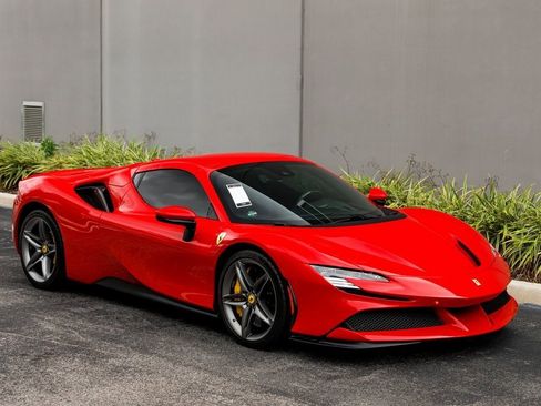 Used 2023 Ferrari SF90 Spider image 7