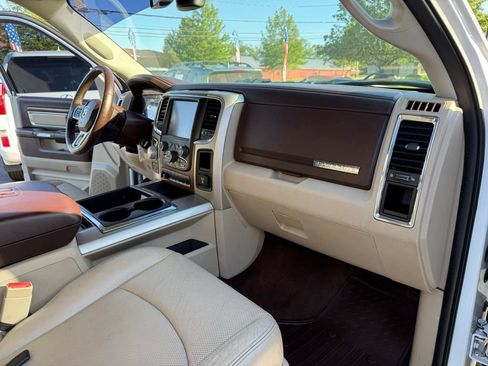Used 2015 RAM 1500 Laramie AWD/4WD image 33