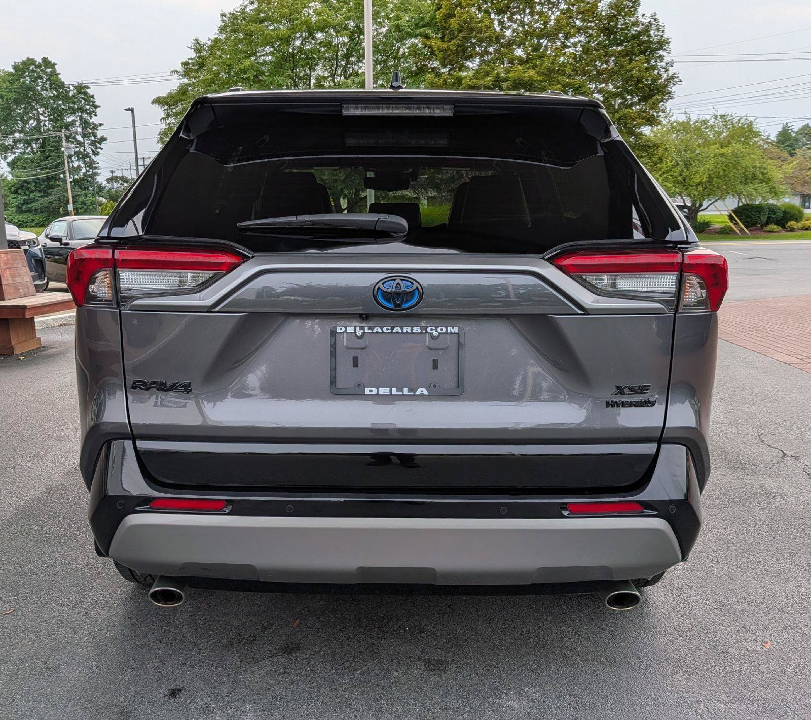 Used 2022 Toyota RAV4 XSE AWD/4WD image 9