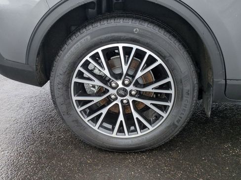 New 2024 Ford Escape SE image 16