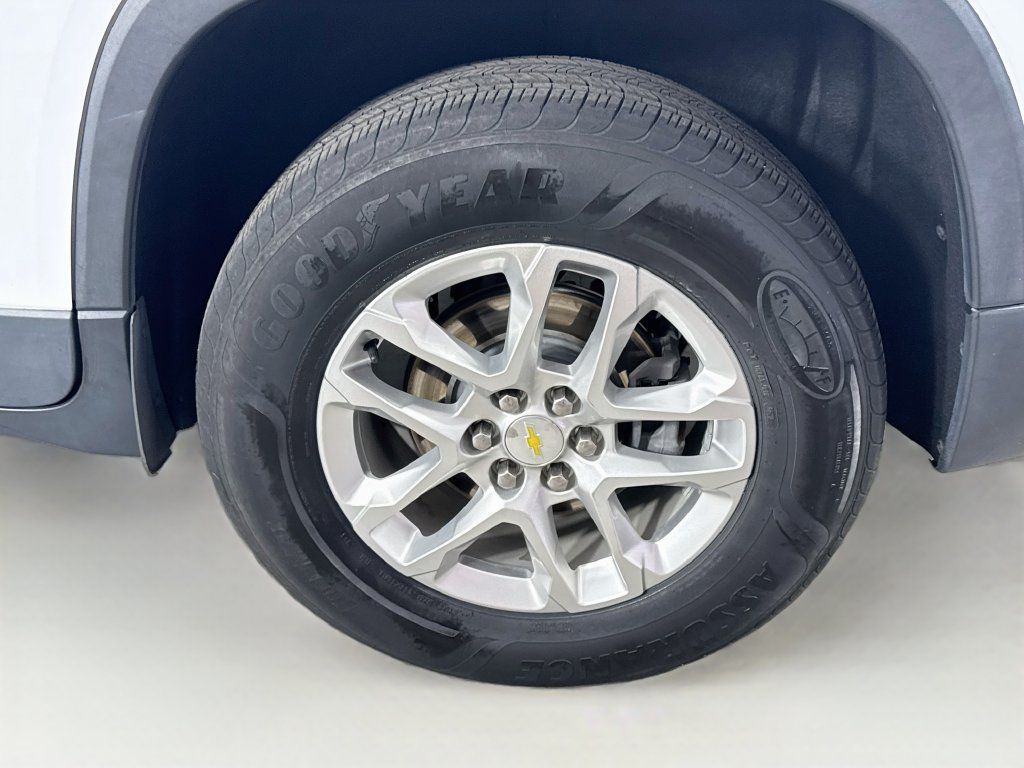 Used 2021 Chevrolet Traverse LT FWD image 32