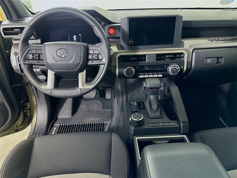 Used 2024 Toyota Tacoma TRD Off-Road image 16