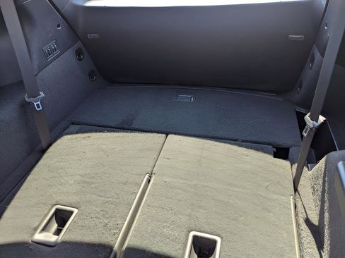 Used 2023 Cadillac XT6 Premium Luxury image 14