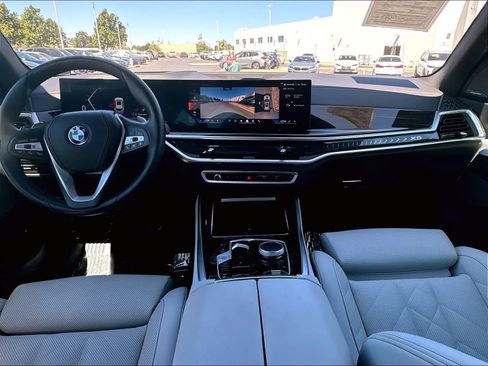 Used 2025 BMW X5 xDrive50e w/ Premium Package AWD/4WD image 7