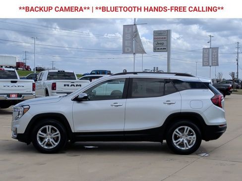 Used 2022 GMC Terrain SLE w/ Driver Convenience Package image 5