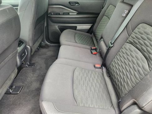 Used 2025 Nissan Pathfinder SV AWD/4WD image 34
