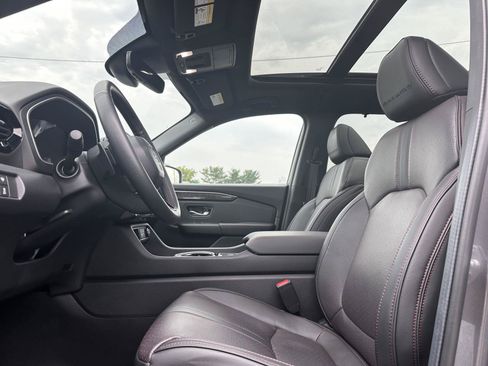 Used 2025 Honda Pilot Black Edition image 11