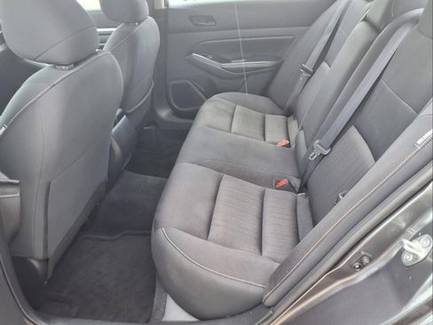 Used 2023 Nissan Altima 2.5 SV FWD image 14