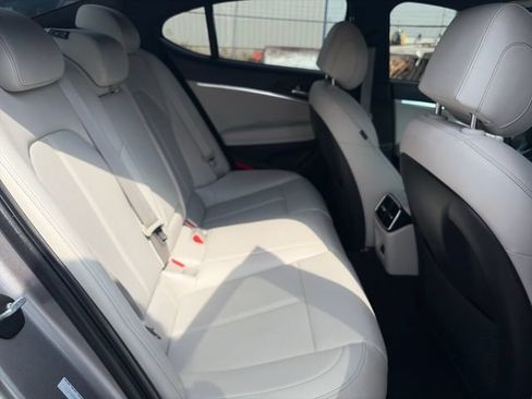Used 2025 Genesis G70 2.5T RWD image 30