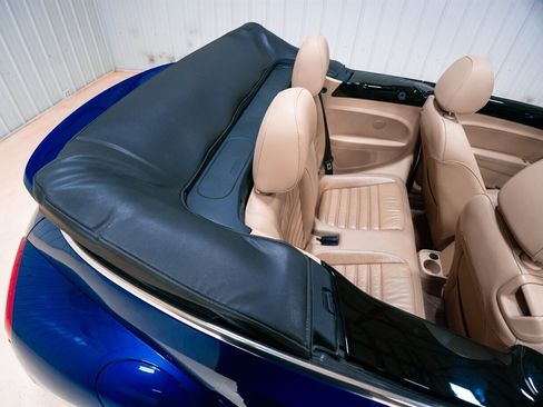 Used 2013 Volkswagen Beetle 2.0T image 19