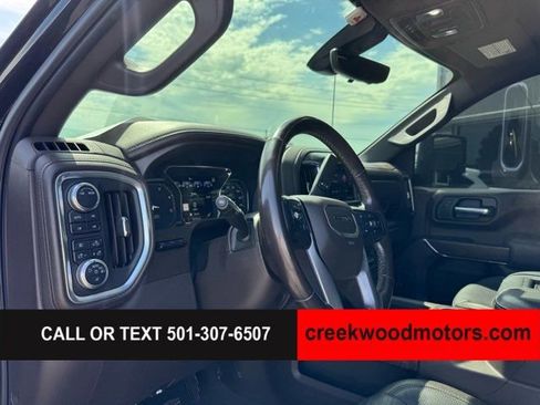 Used 2020 GMC Sierra 2500 Denali w/ Denali Ultimate Package AWD/4WD image 8