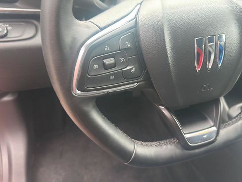 Used 2024 Buick Envista Preferred FWD image 19